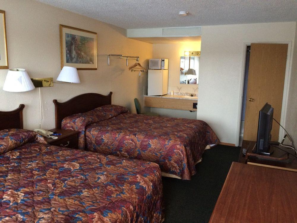 Red Deer Inn & Suites Exteriér fotografie